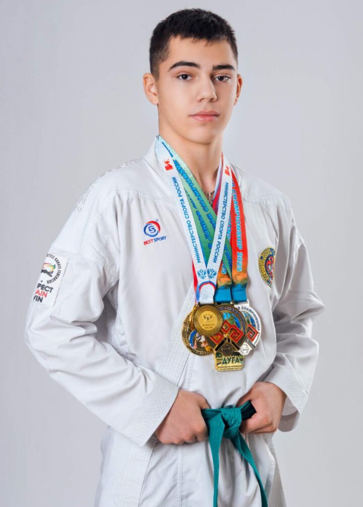 Фролов Артем